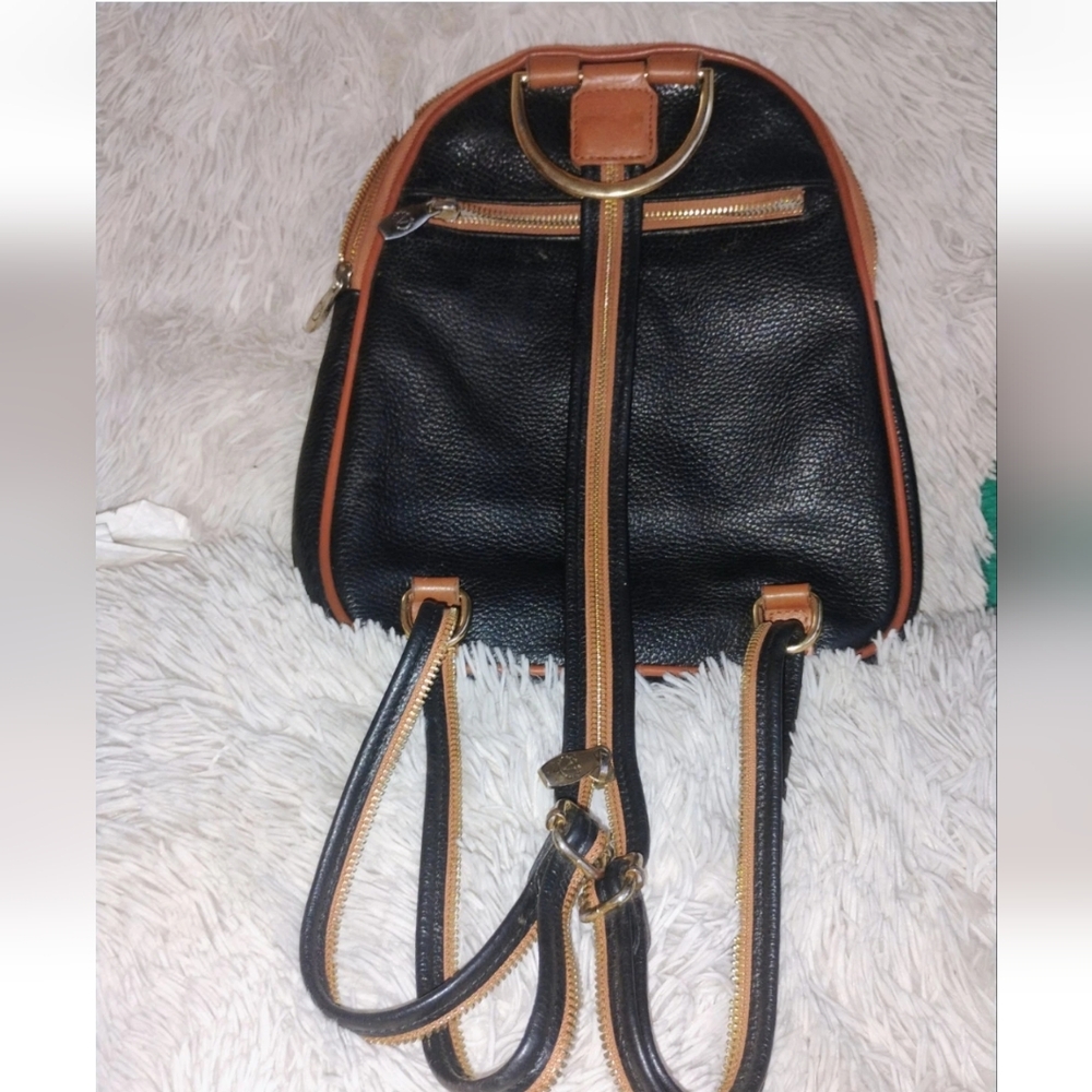 Vintage VALENTINA Black & Tan Leather Sling Bag / Backpack 11 x 10 ITALY - Picture 2 of 6